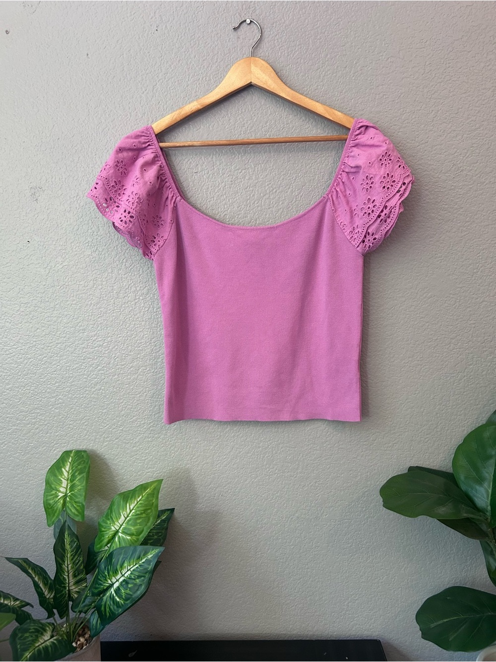 Vici Blush Pink Eyelet Sleeve Blouse Size XL • Summer Sun Feminine
